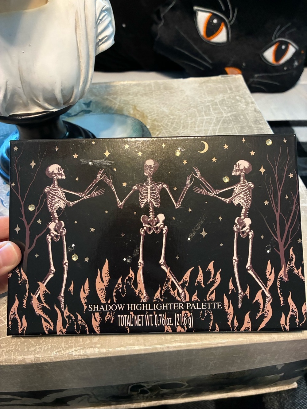 Gothic Skeleton Makeup Shadow Highlighter Palette Display NWT - Picture 3 of 8